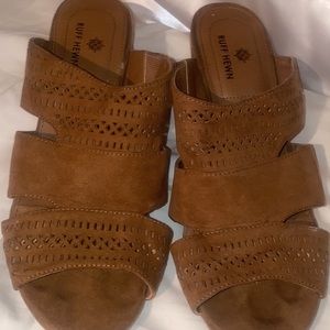 Wedge leather sandal